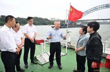 沈曉明巡查湘江:扛牢“守護(hù)好一江碧水”政治責(zé)任 不斷提升河湖管理保護(hù)水平——轉(zhuǎn)自《長(zhǎng)沙晚報(bào)》